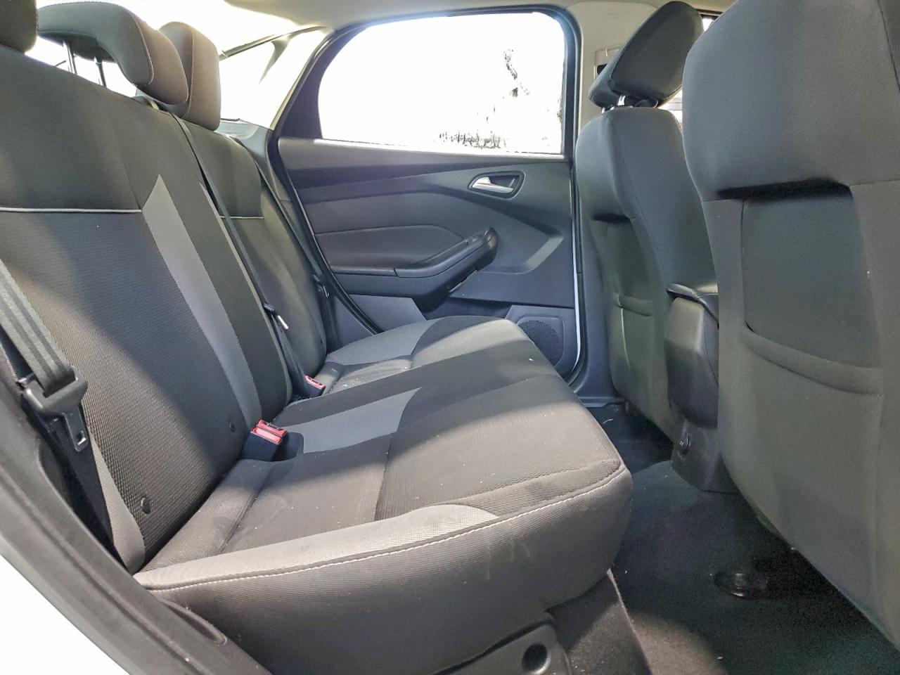 2014 FORD FOCUS SE photo 10