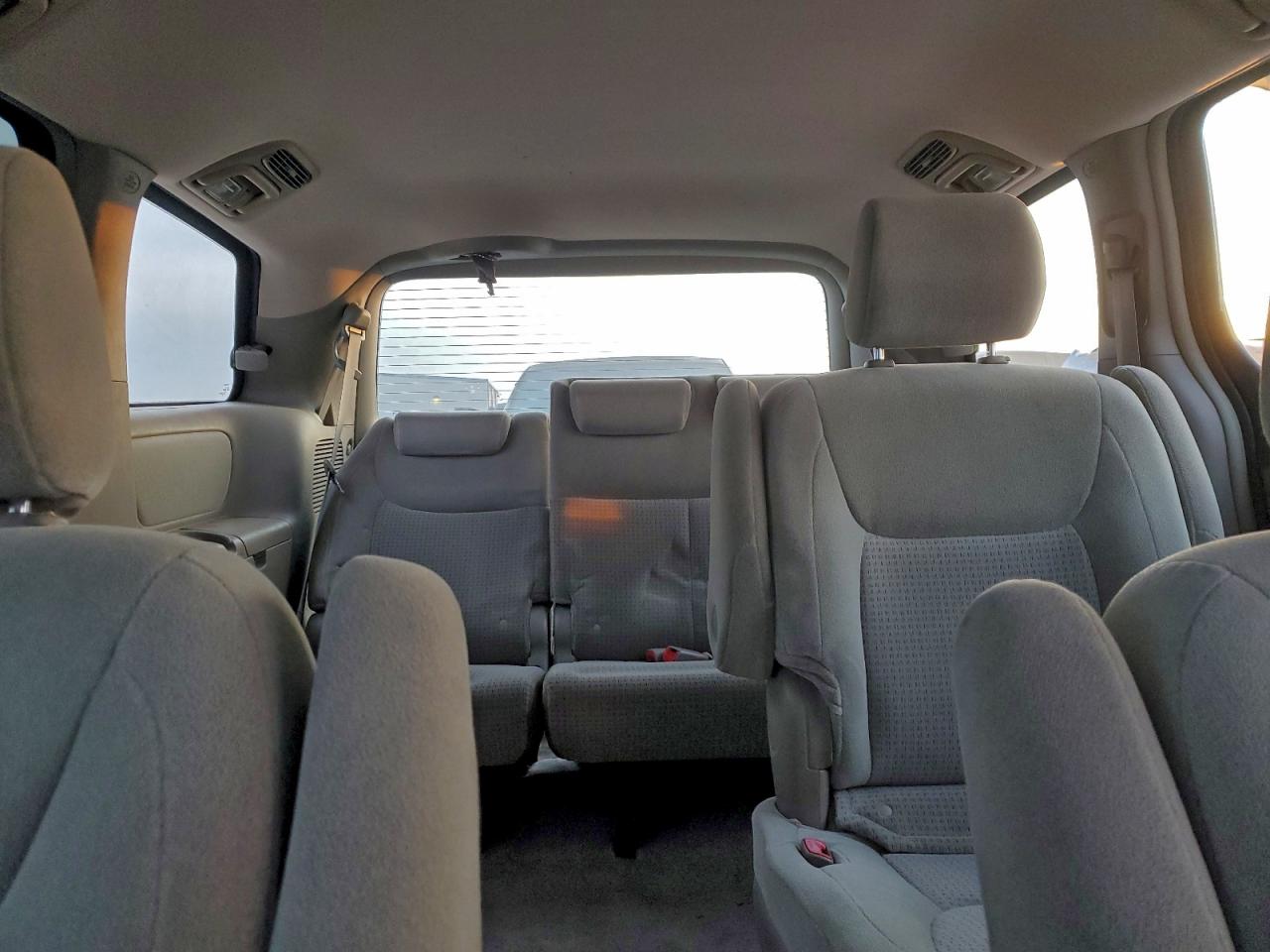 2007 TOYOTA SIENNA CE photo 10