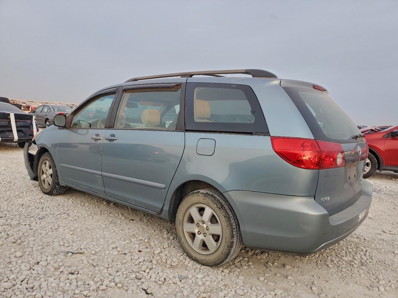 2007 TOYOTA SIENNA CE photo 2