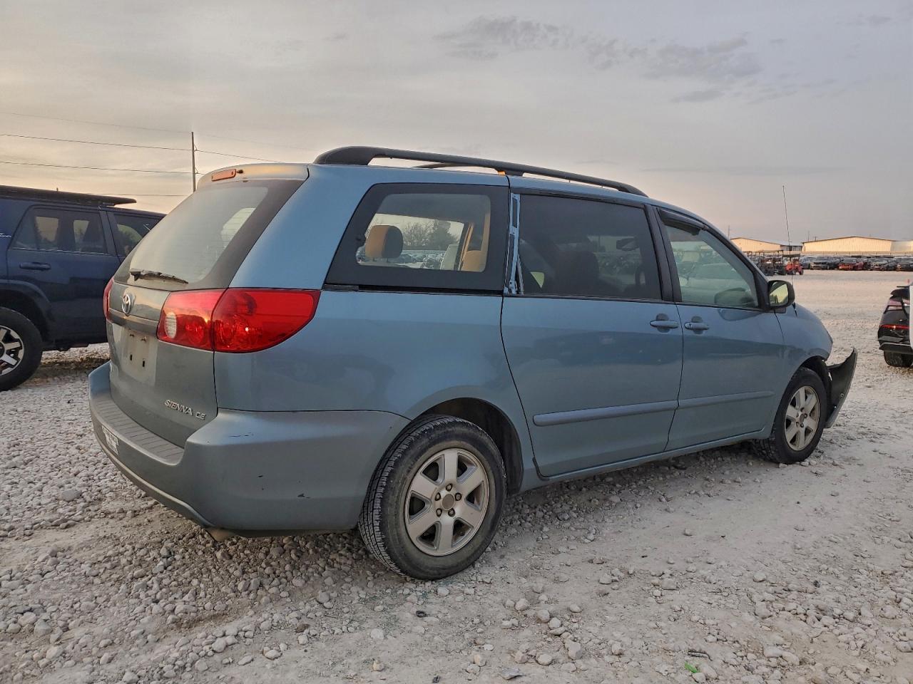 2007 TOYOTA SIENNA CE photo 3