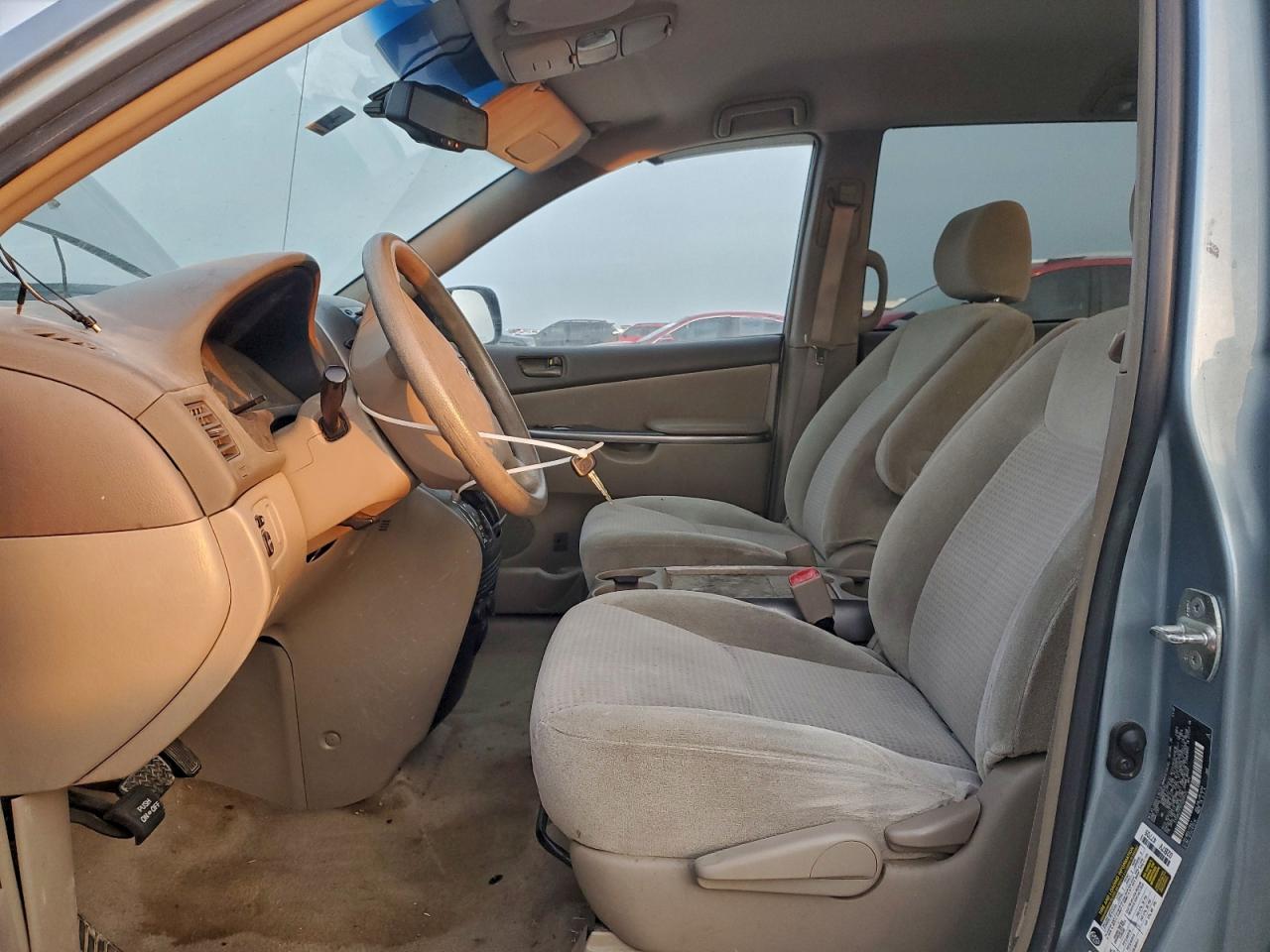 2007 TOYOTA SIENNA CE photo 7