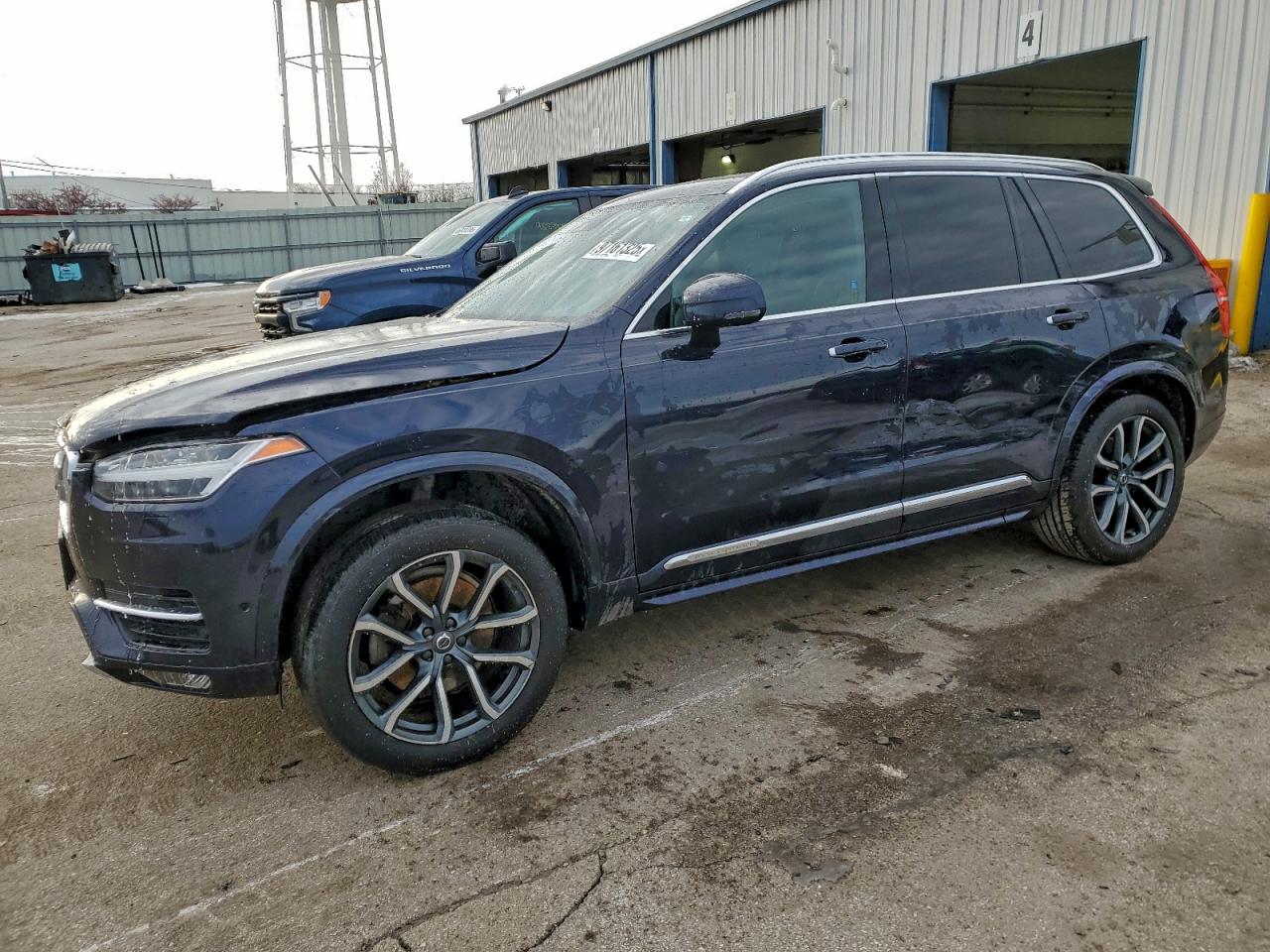 2017 VOLVO XC90