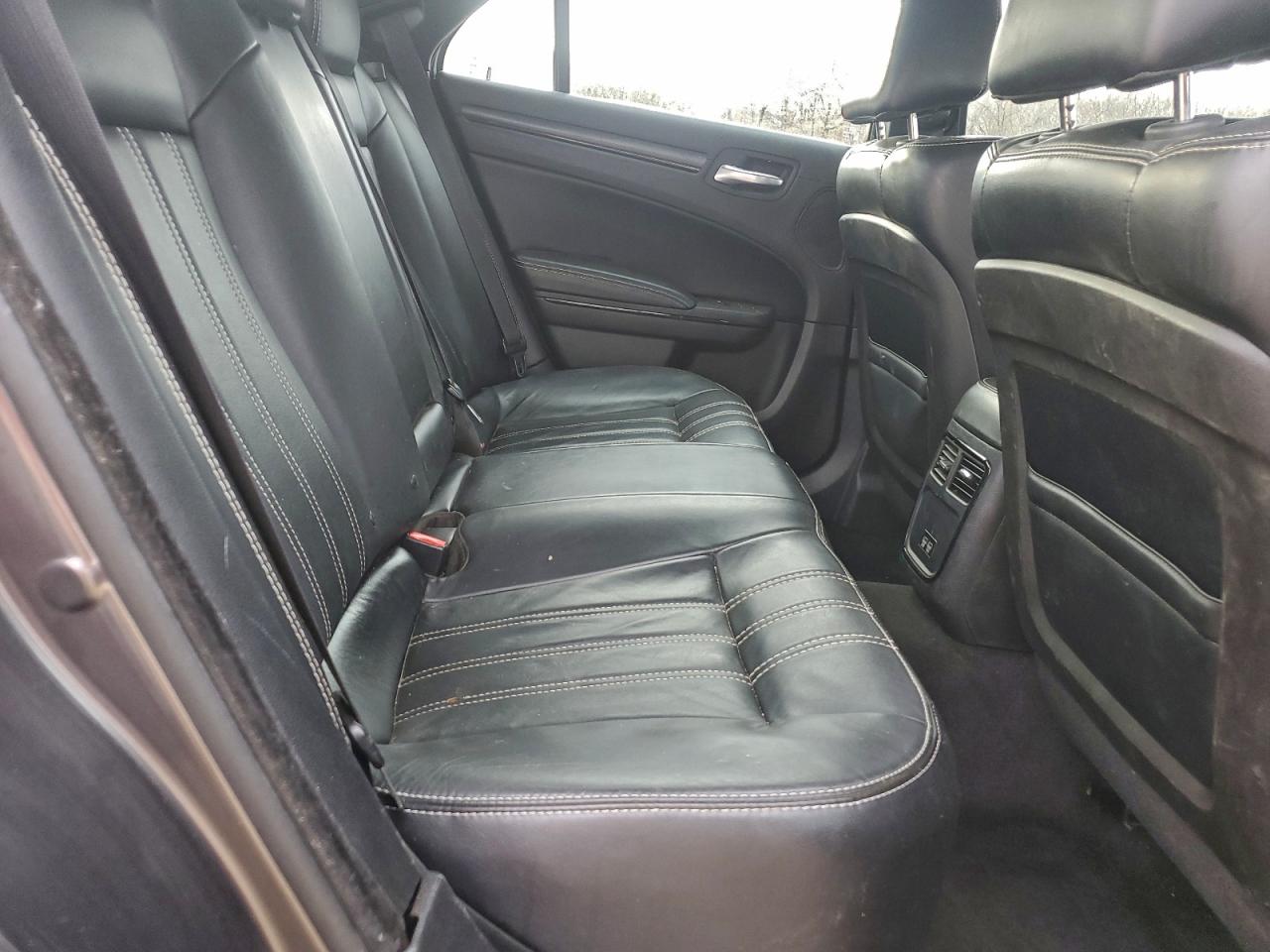 2015 CHRYSLER 300 S photo 10