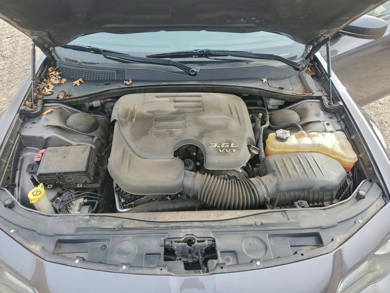 2015 CHRYSLER 300 S photo 11