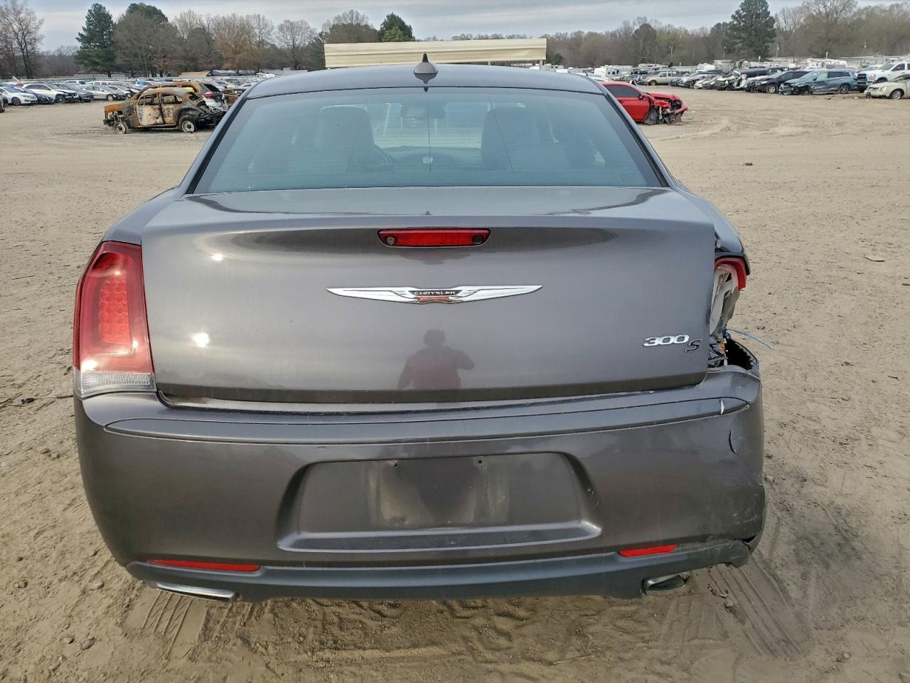 2015 CHRYSLER 300 S photo 6