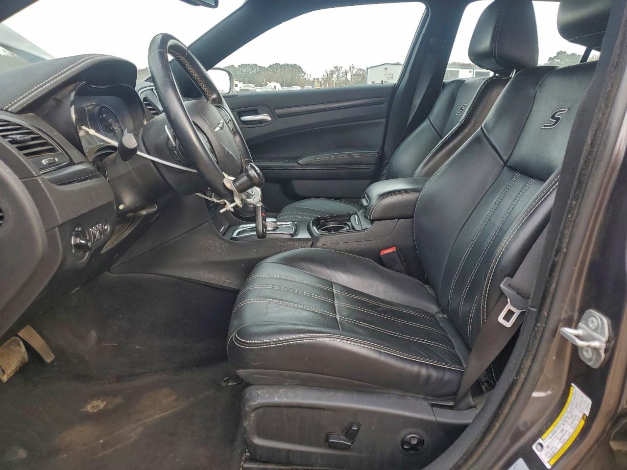 2015 CHRYSLER 300 S photo 7