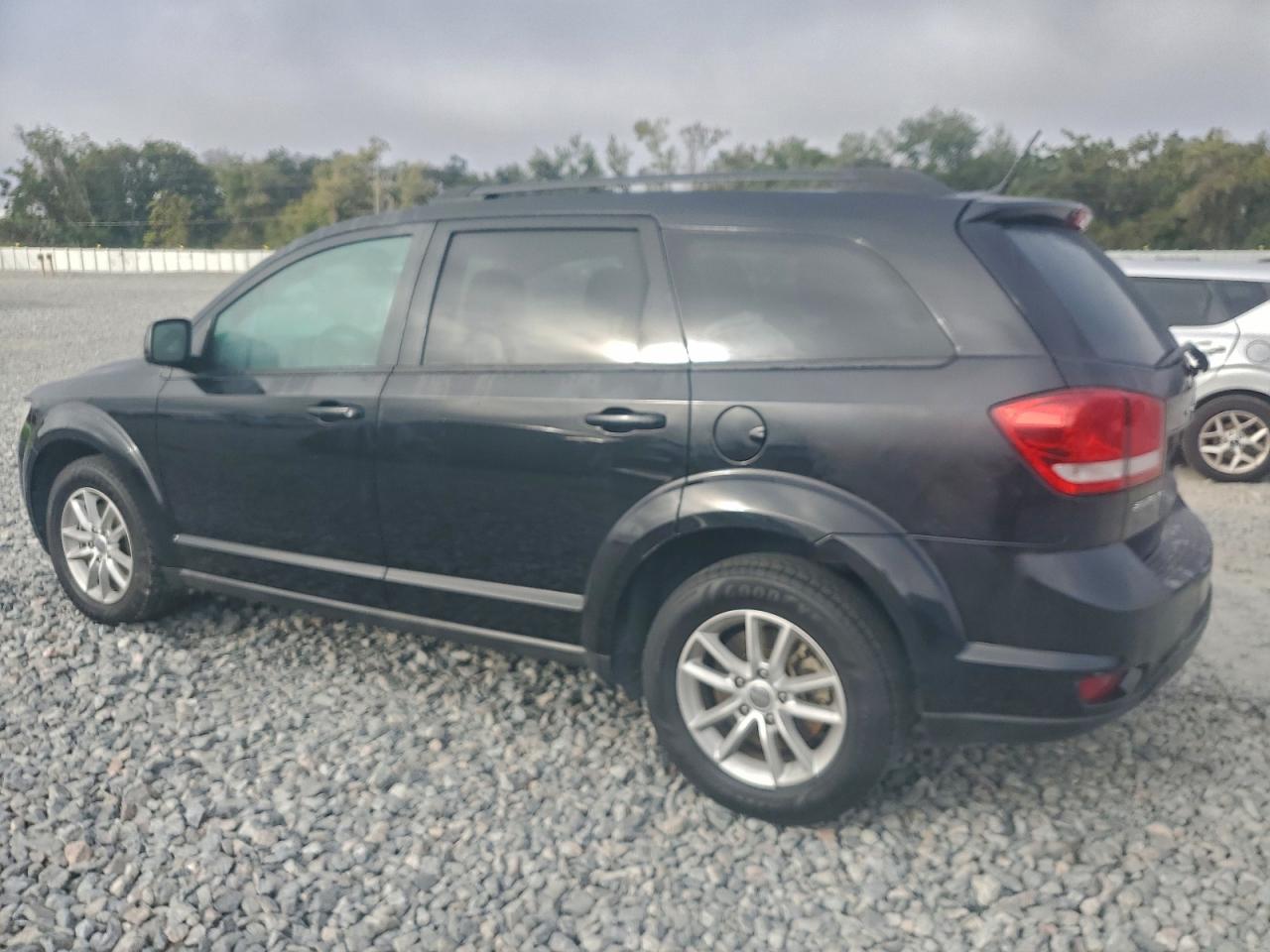 2013 DODGE JOURNEY SXT photo 2