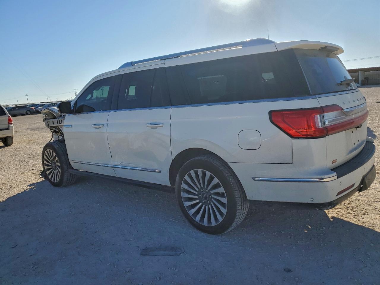 2020 LINCOLN NAVIGATOR L RESERVE photo 2