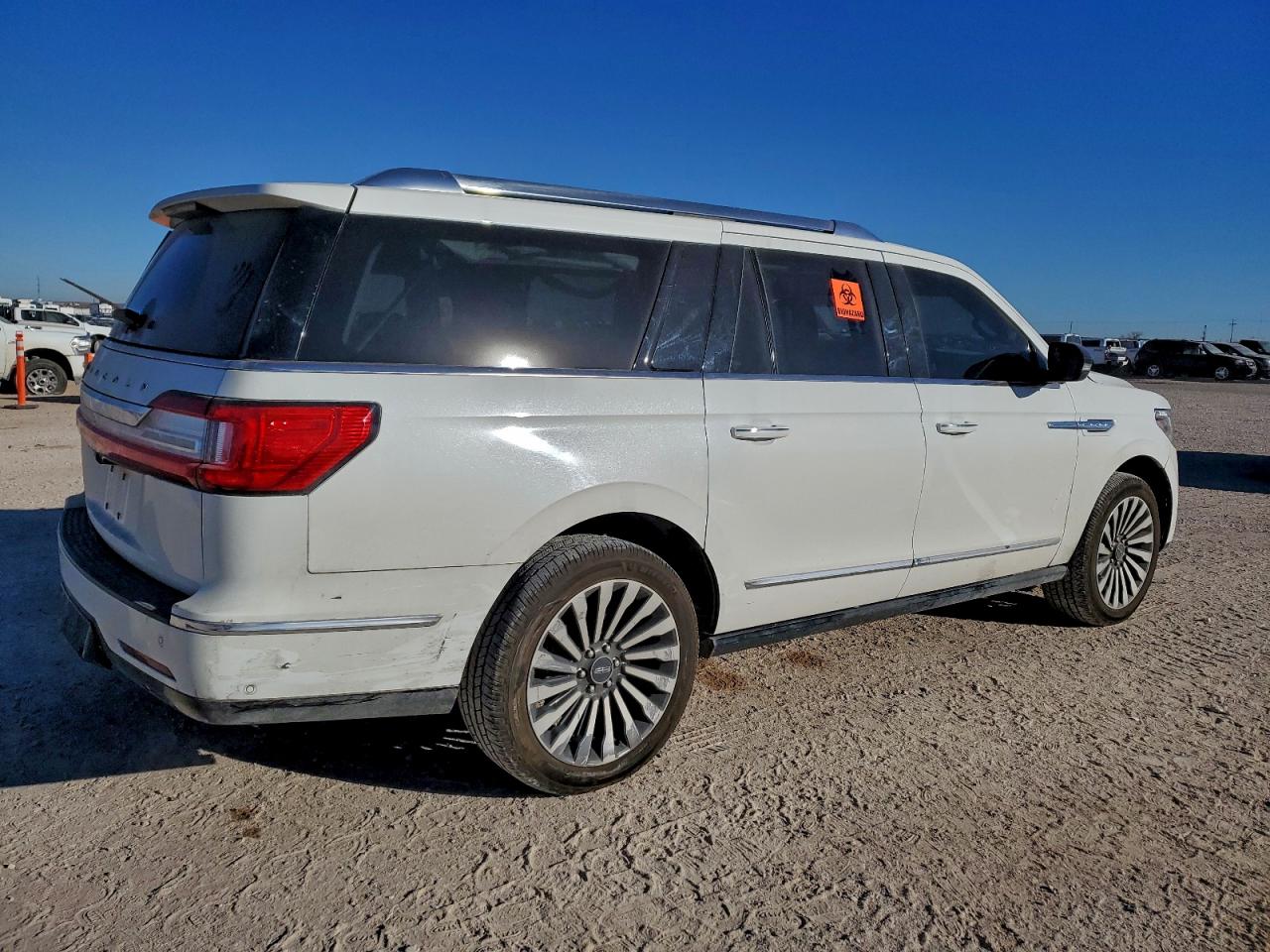2020 LINCOLN NAVIGATOR L RESERVE photo 3
