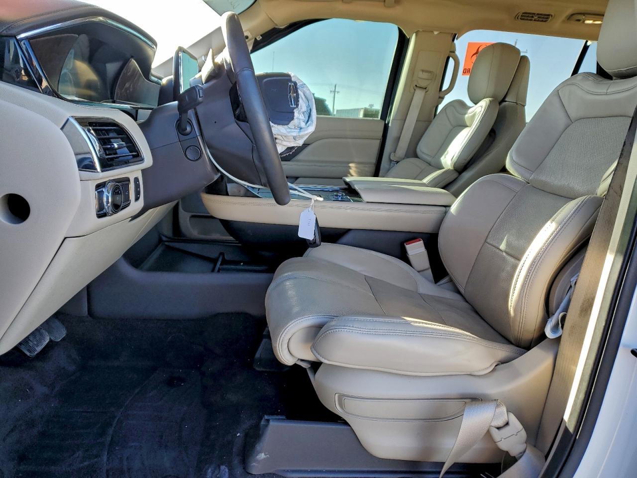 2020 LINCOLN NAVIGATOR L RESERVE photo 7