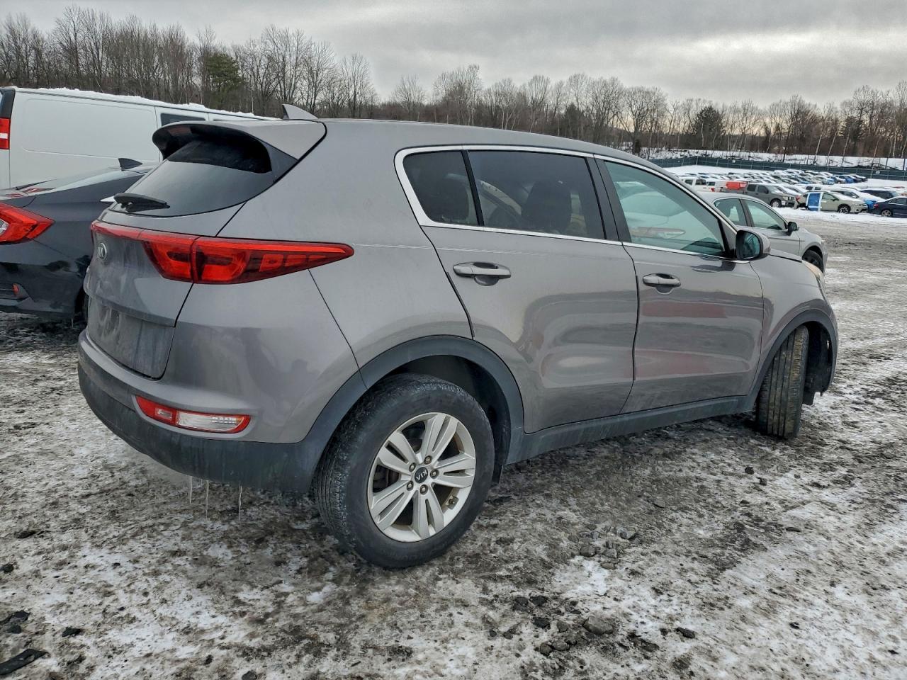 2017 KIA SPORTAGE LX photo 3