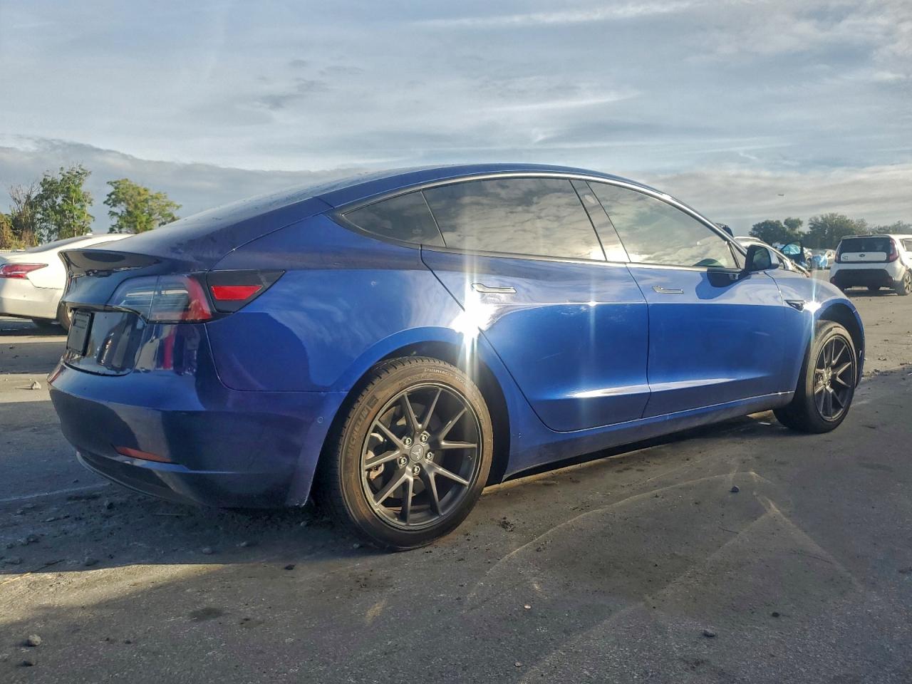 2021 TESLA MODEL 3 photo 3