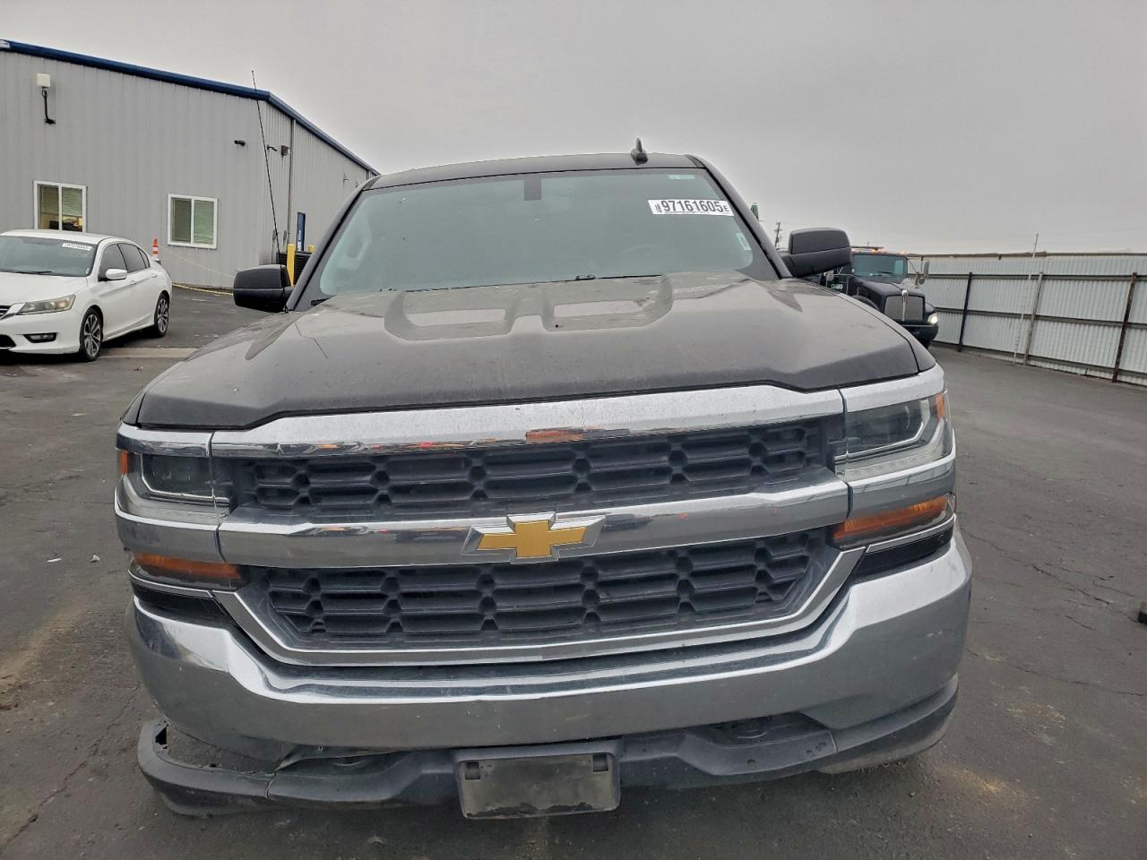 2018 CHEVROLET SILVERADO K1500 LT photo 5