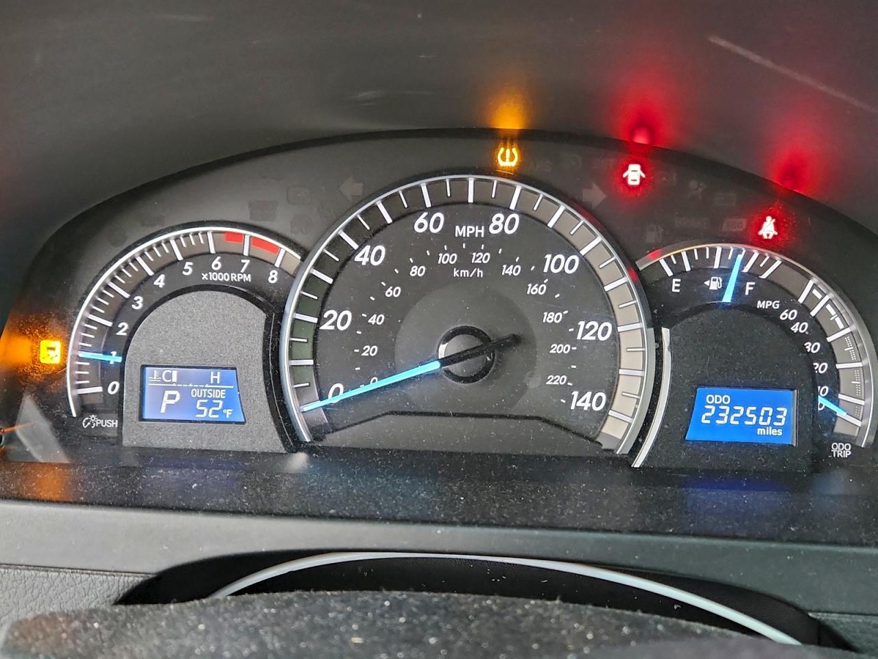 2012 TOYOTA CAMRY BASE photo 17