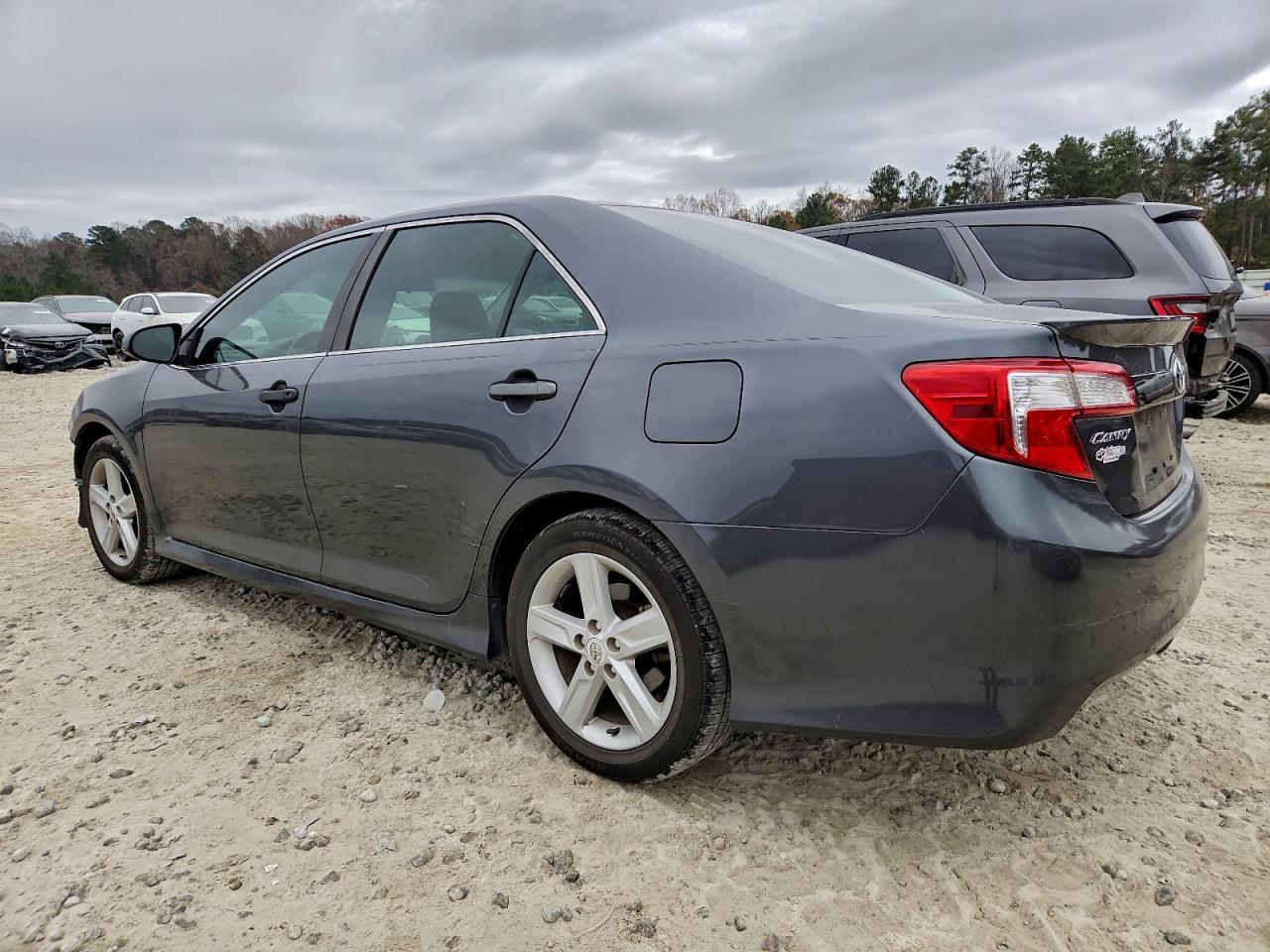 2012 TOYOTA CAMRY BASE photo 3