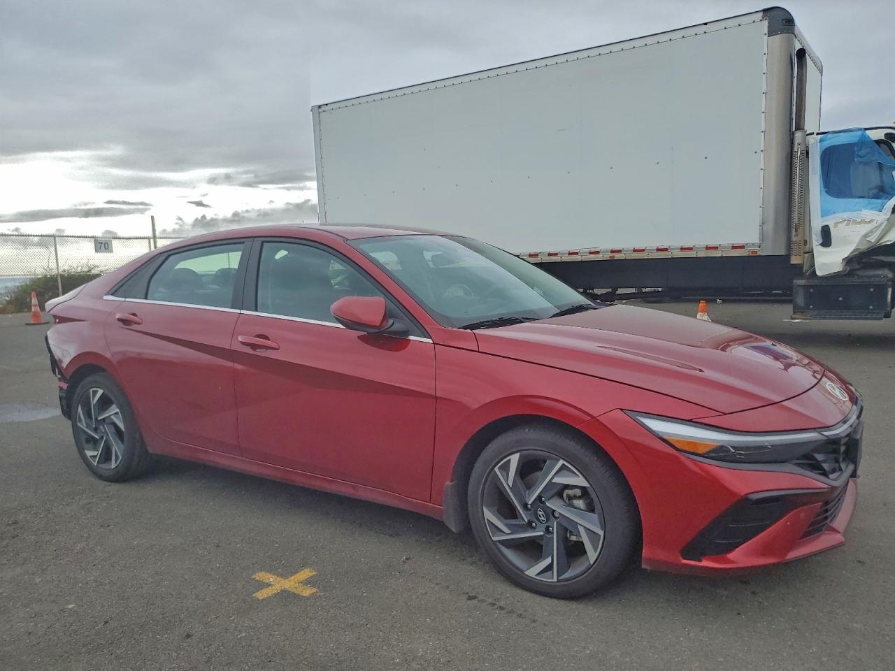 2024 HYUNDAI ELANTRA photo 4