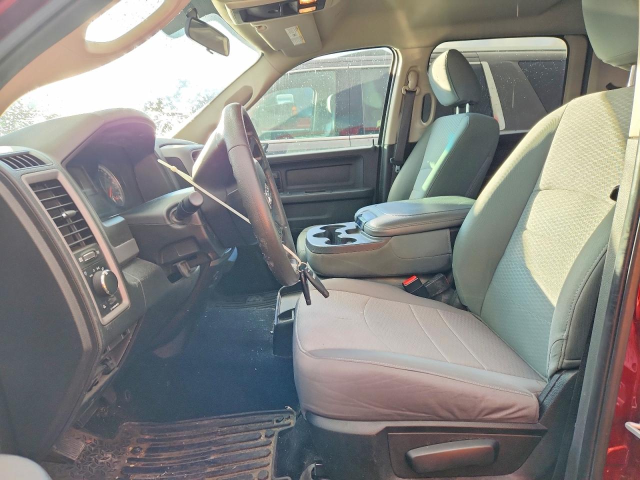 2018 RAM 2500 ST photo 7