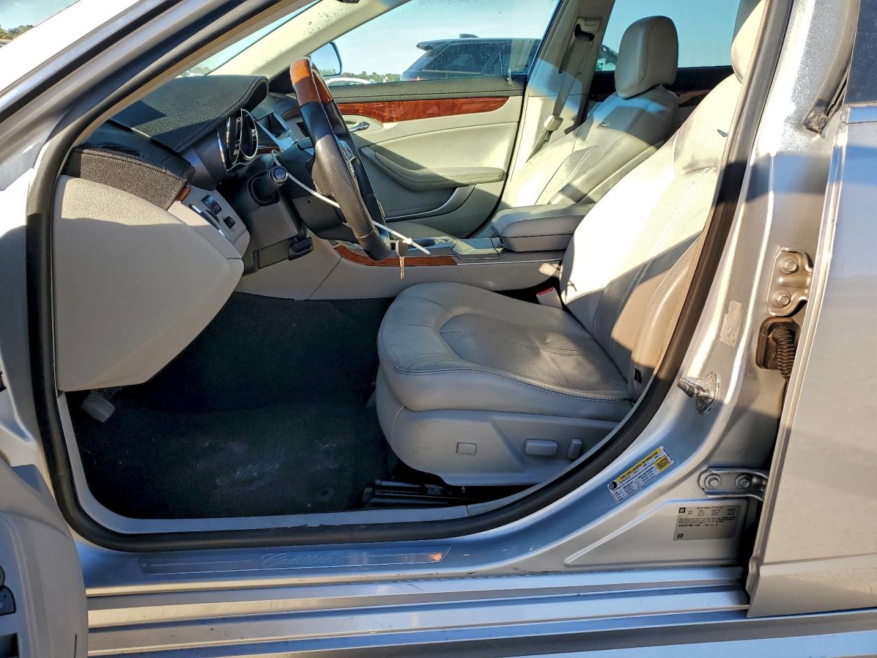 2011 CADILLAC CTS LUXURY COLLECTION photo 7