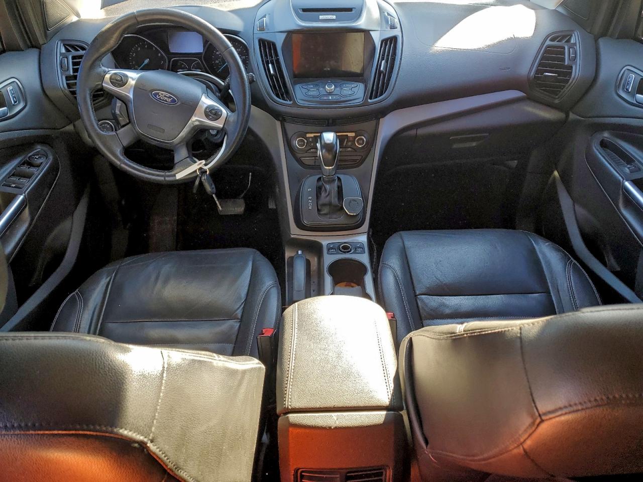 2016 FORD ESCAPE SE photo 8