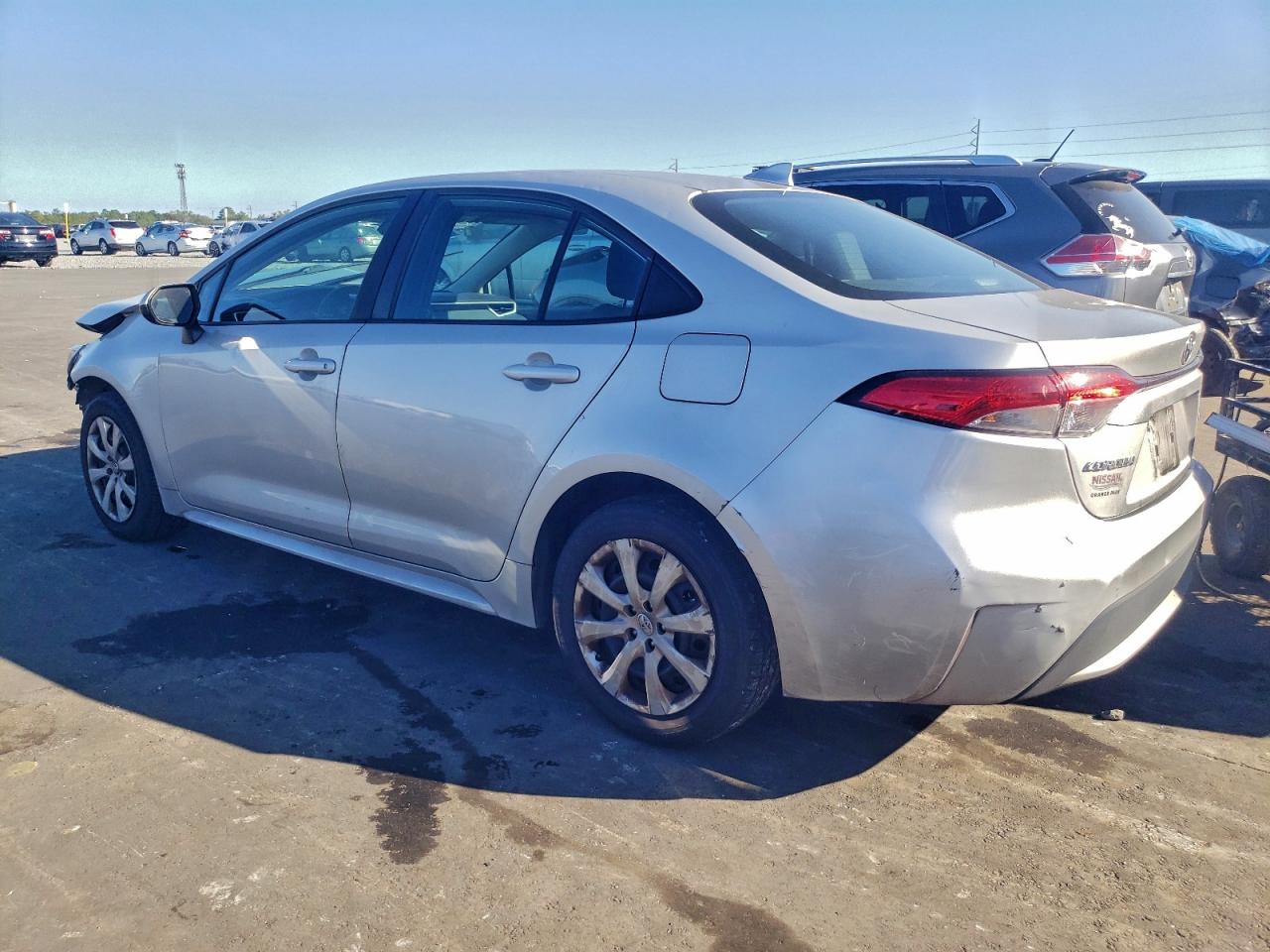2020 TOYOTA COROLLA LE photo 2