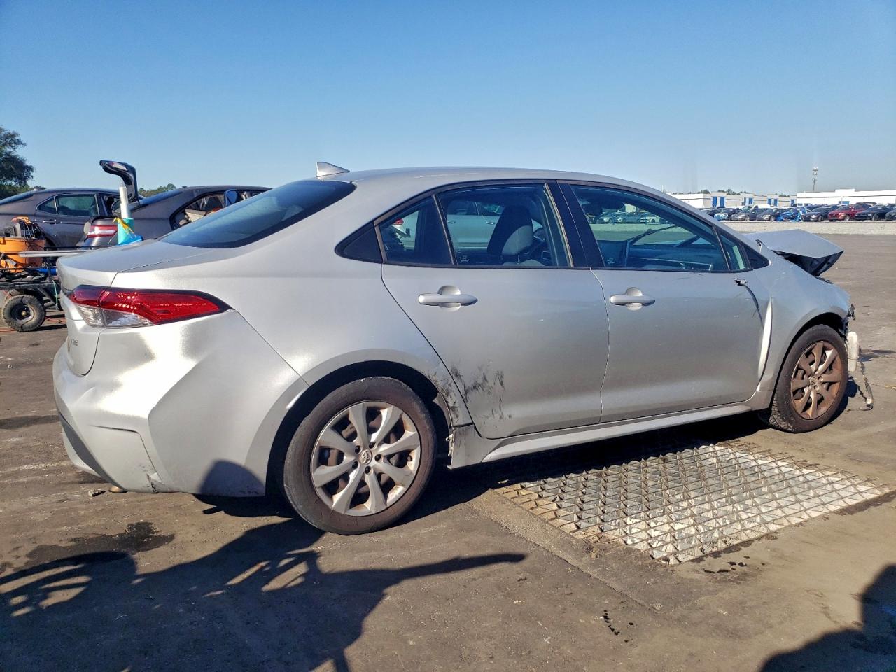 2020 TOYOTA COROLLA LE photo 3