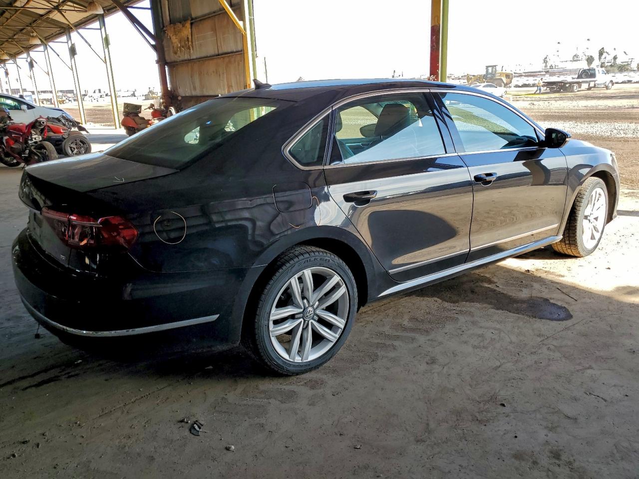 2017 VOLKSWAGEN PASSAT SE photo 3