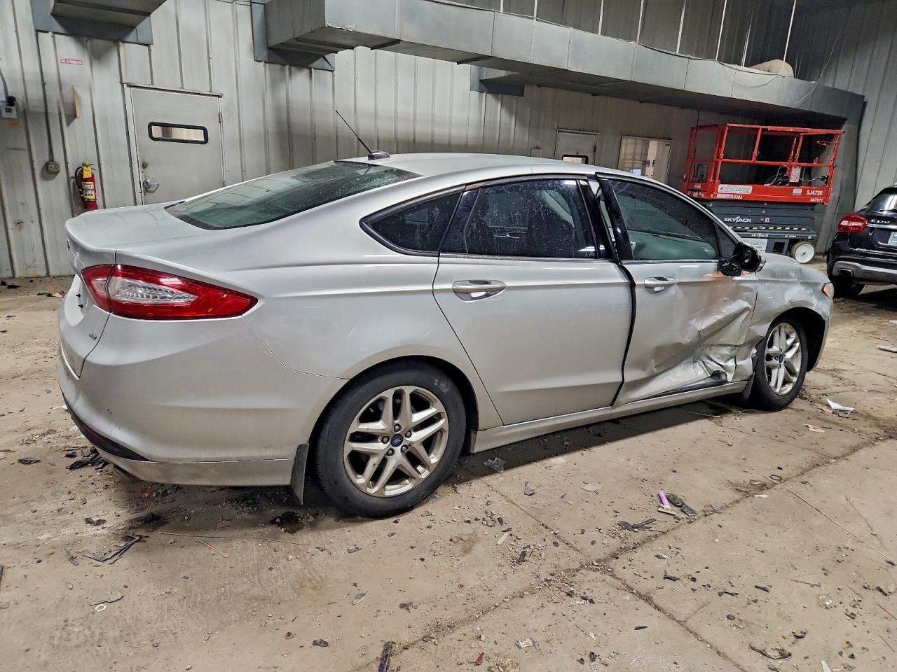 2013 FORD FUSION SE photo 3