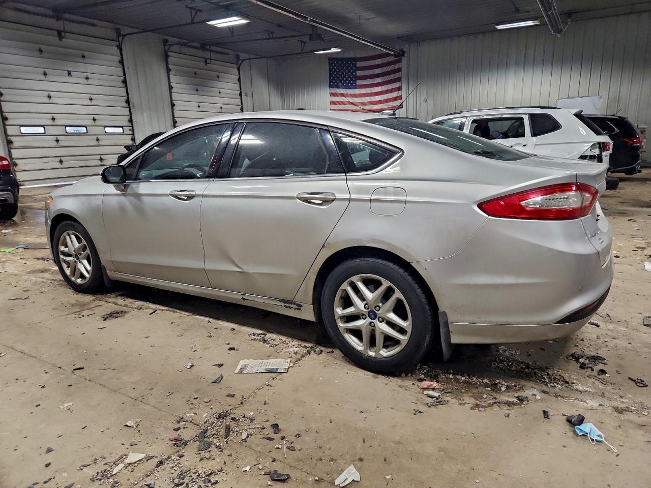 2013 FORD FUSION SE photo 2