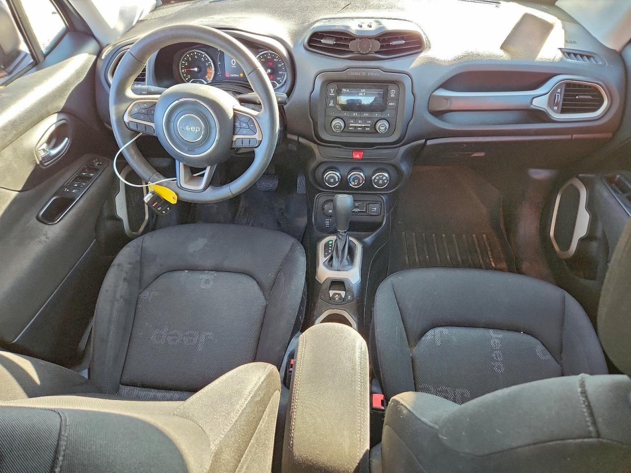 2017 JEEP RENEGADE SPORT photo 8