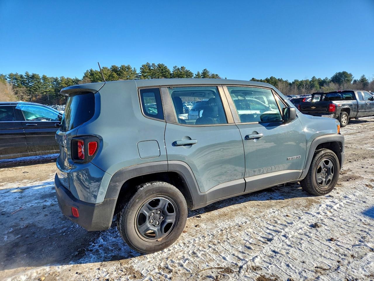 2017 JEEP RENEGADE SPORT photo 3