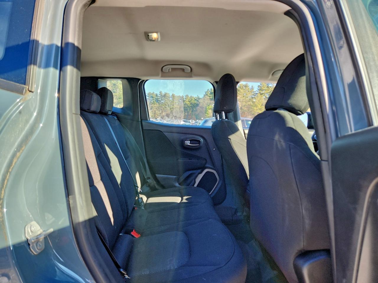 2017 JEEP RENEGADE SPORT photo 11