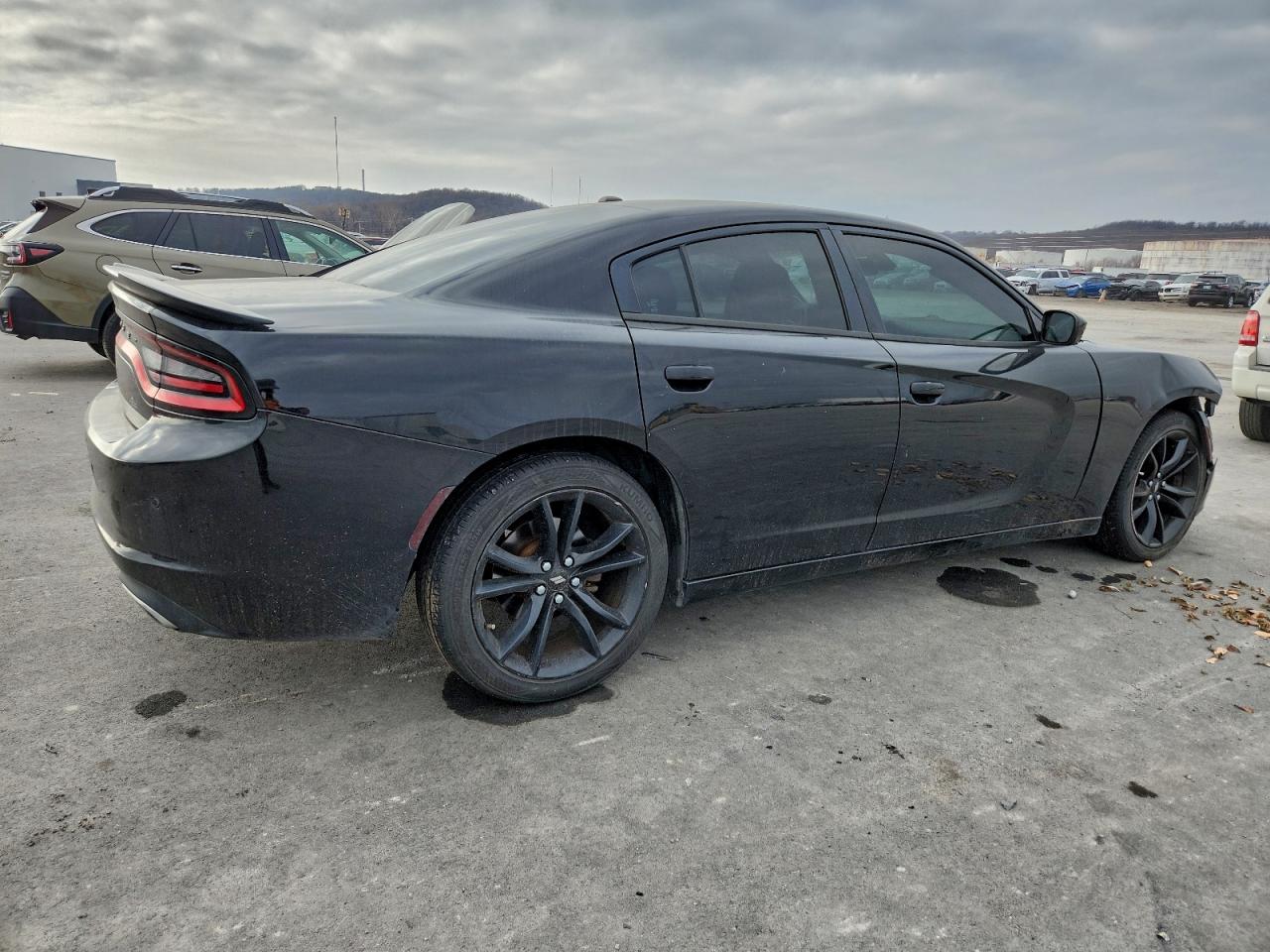 2017 DODGE CHARGER SE photo 3