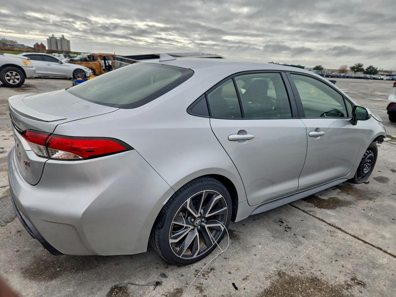2021 TOYOTA COROLLA SE photo 3