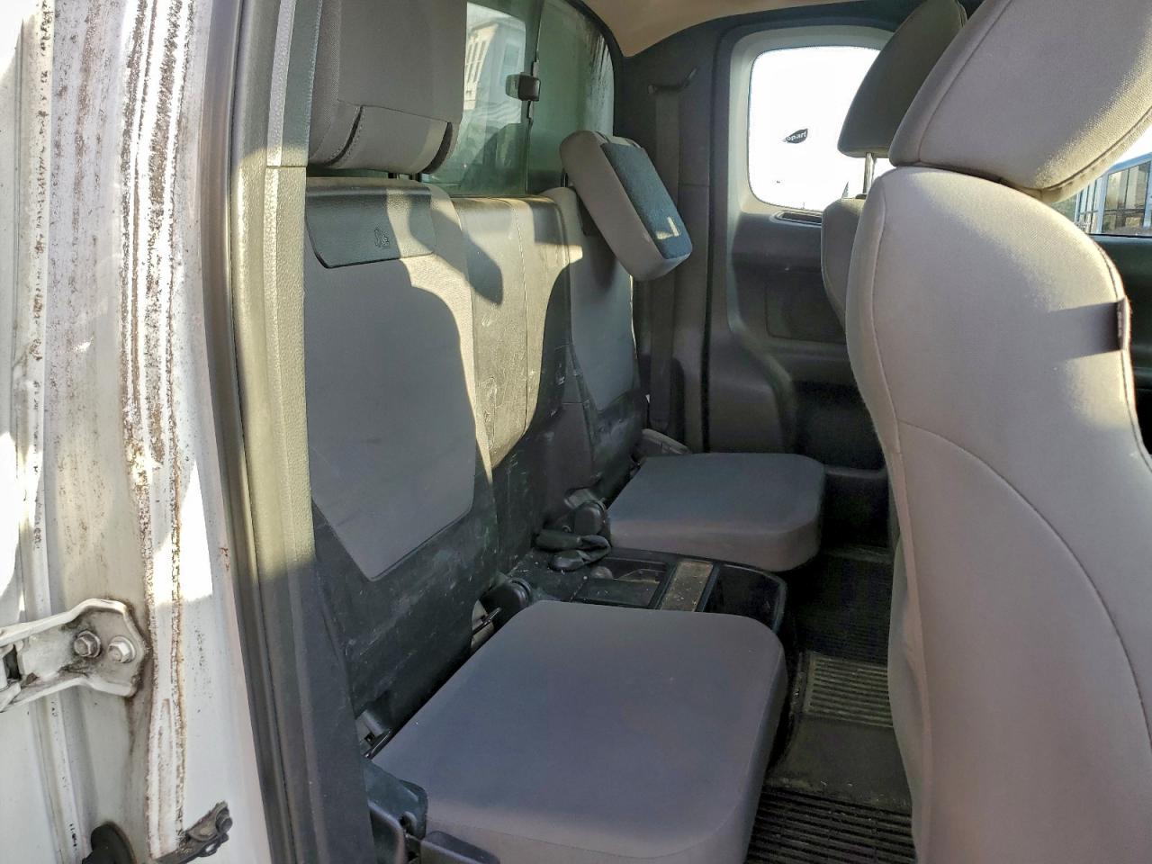 2017 TOYOTA TACOMA SR photo 19