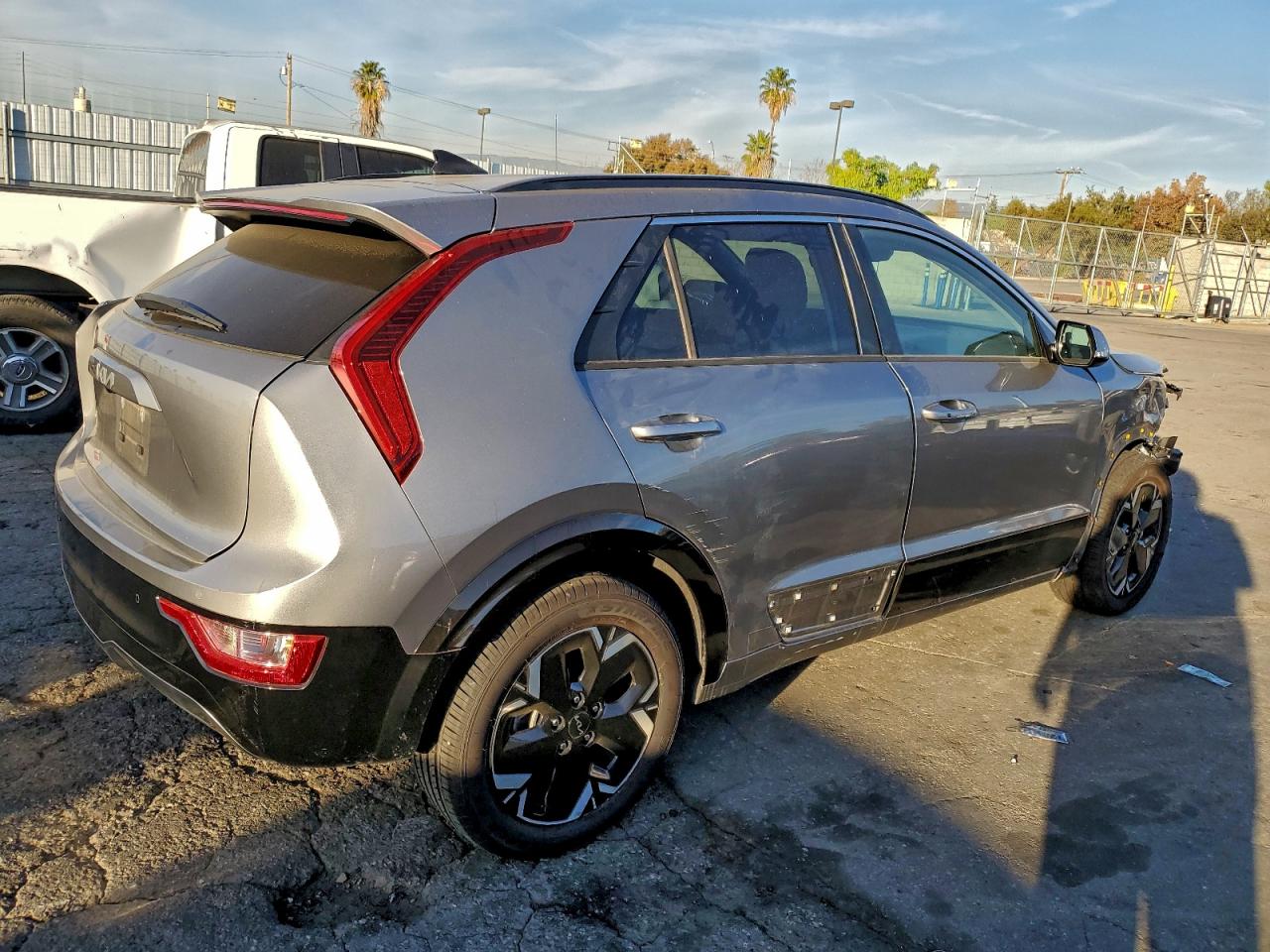 2023 KIA NIRO WIND photo 3