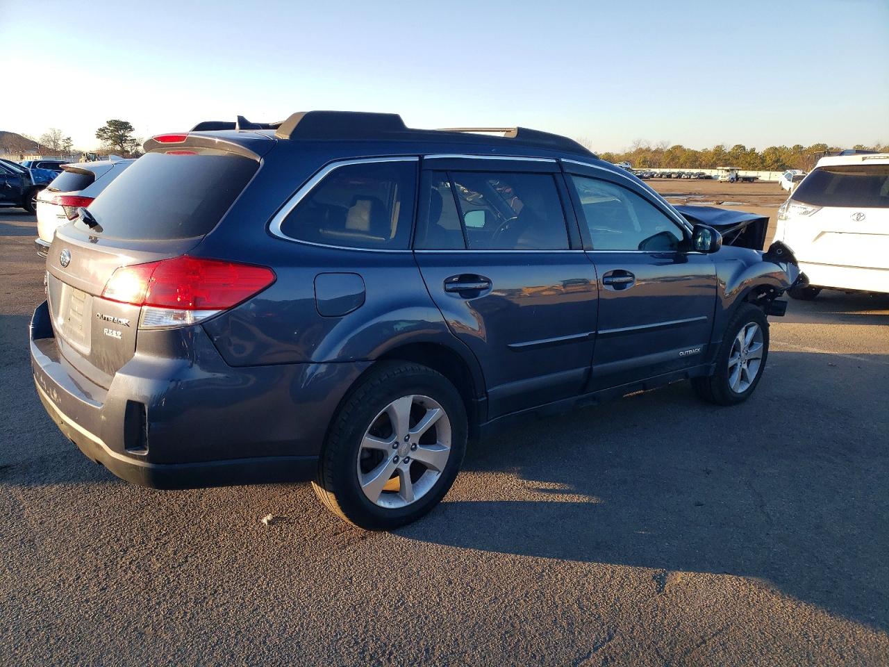 2014 SUBARU OUTBACK 2.5I LIMITED photo 3