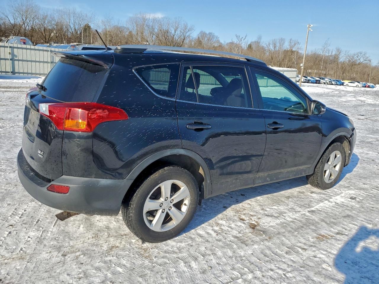 2013 TOYOTA RAV4 XLE photo 3