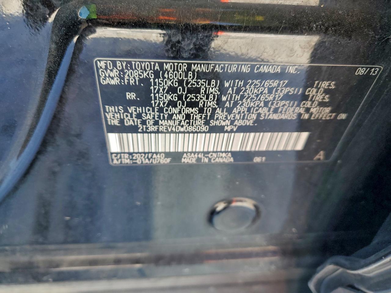 2013 TOYOTA RAV4 XLE photo 13