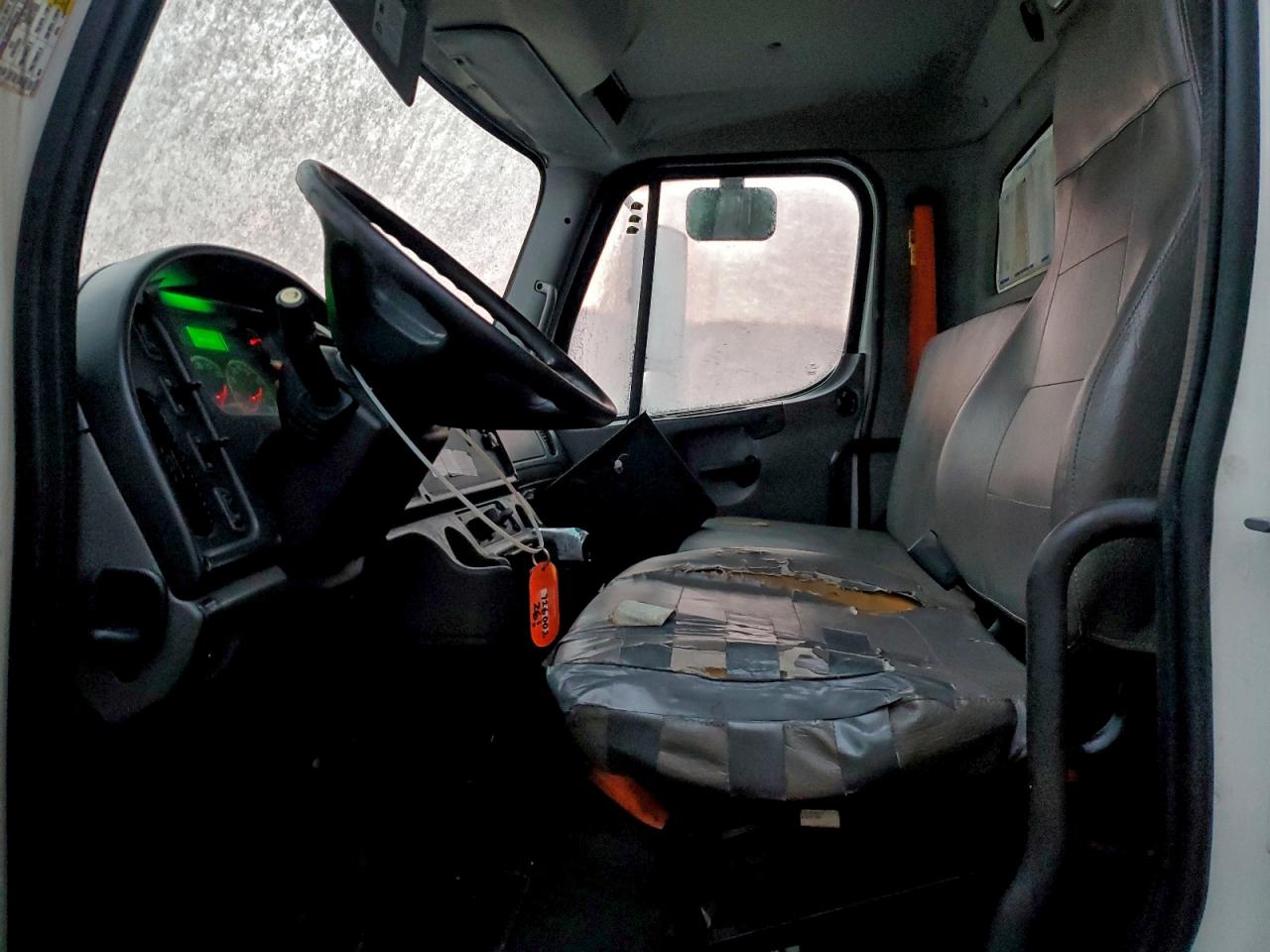 2017 FREIGHTLINER BUSINESS CLASS M2 BOX TRUCK photo 7