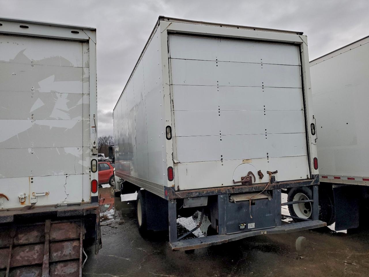 2017 FREIGHTLINER BUSINESS CLASS M2 BOX TRUCK photo 2