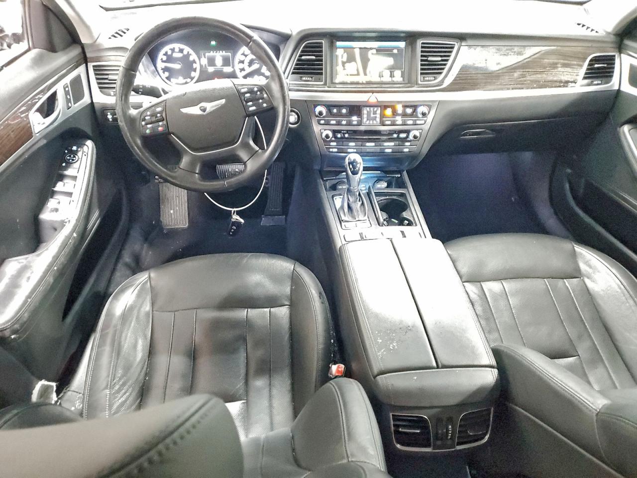 2015 HYUNDAI GENESIS 3.8L photo 8