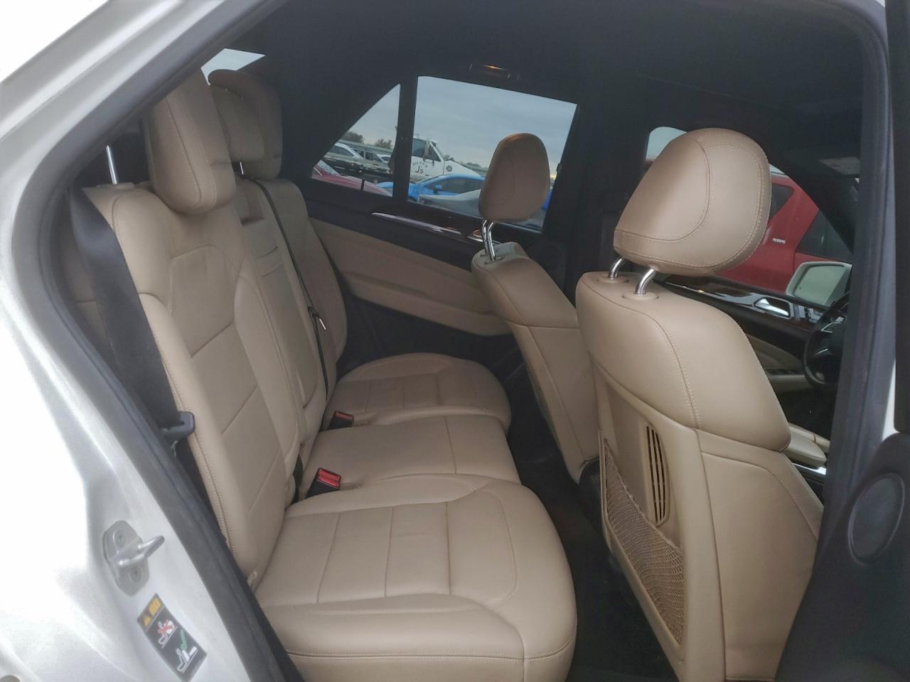 2015 MERCEDES-BENZ ML 250 BLUETEC photo 31