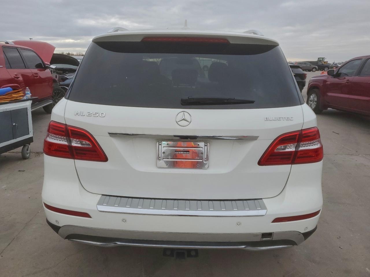 2015 MERCEDES-BENZ ML 250 BLUETEC photo 16