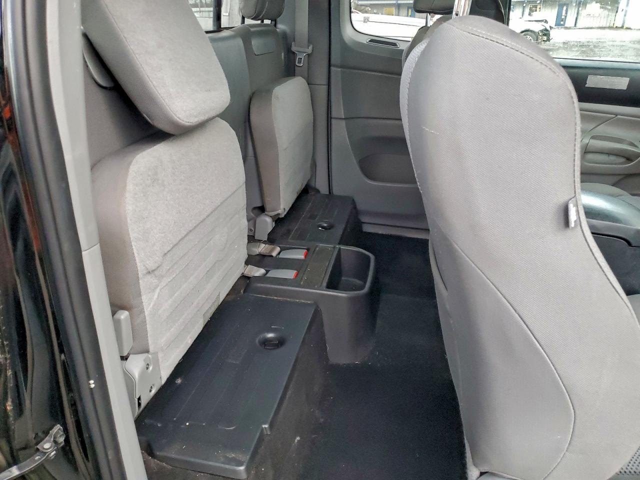 2013 TOYOTA TACOMA photo 10