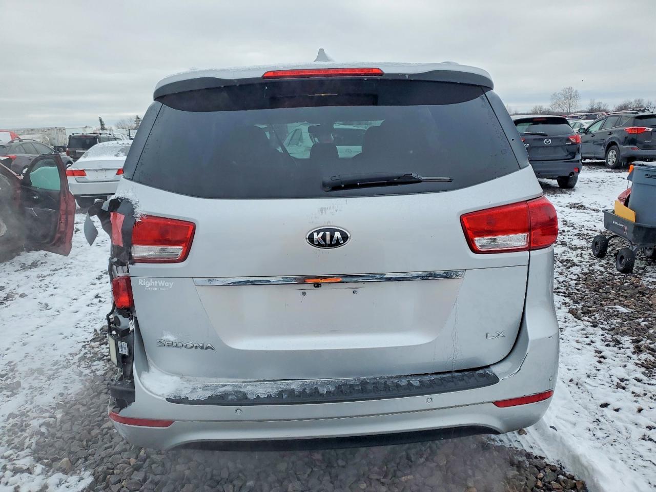2018 KIA SEDONA LX photo 6