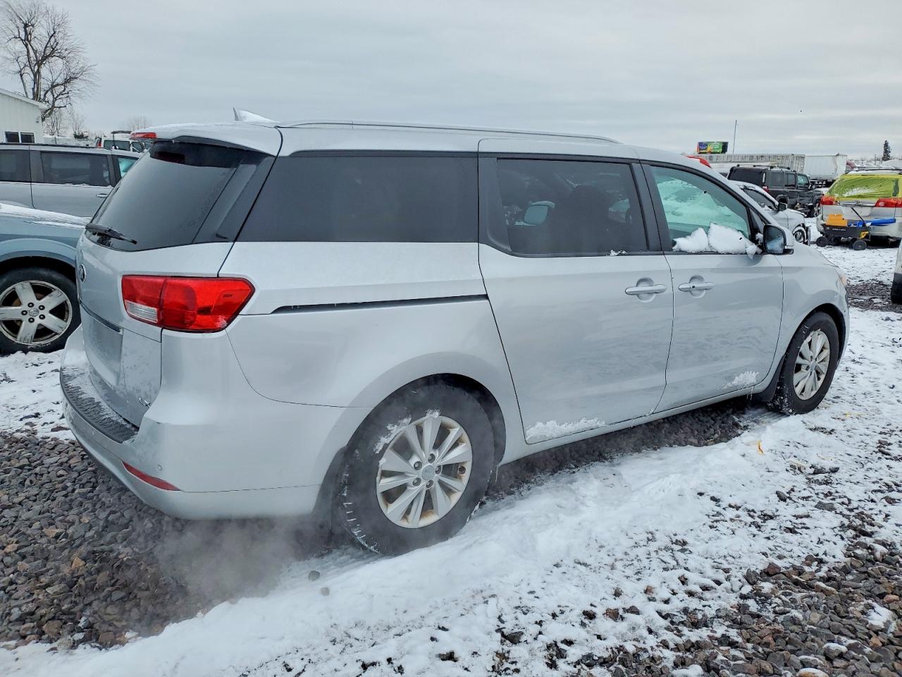 2018 KIA SEDONA LX photo 3