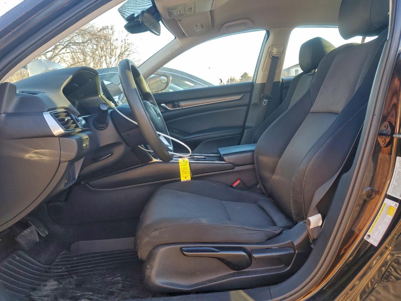 2018 HONDA ACCORD LX photo 13
