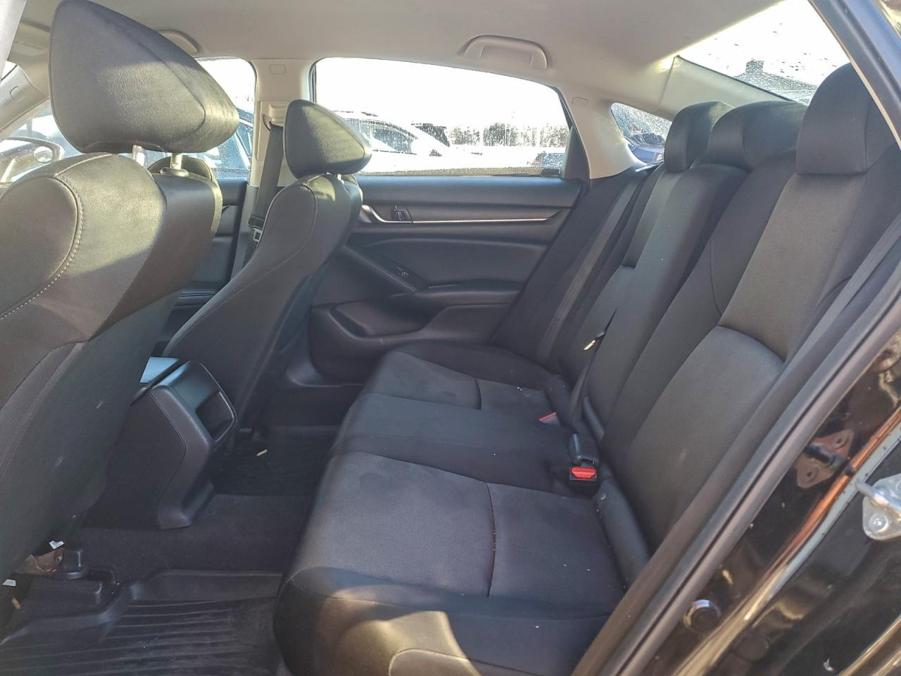 2018 HONDA ACCORD LX photo 19
