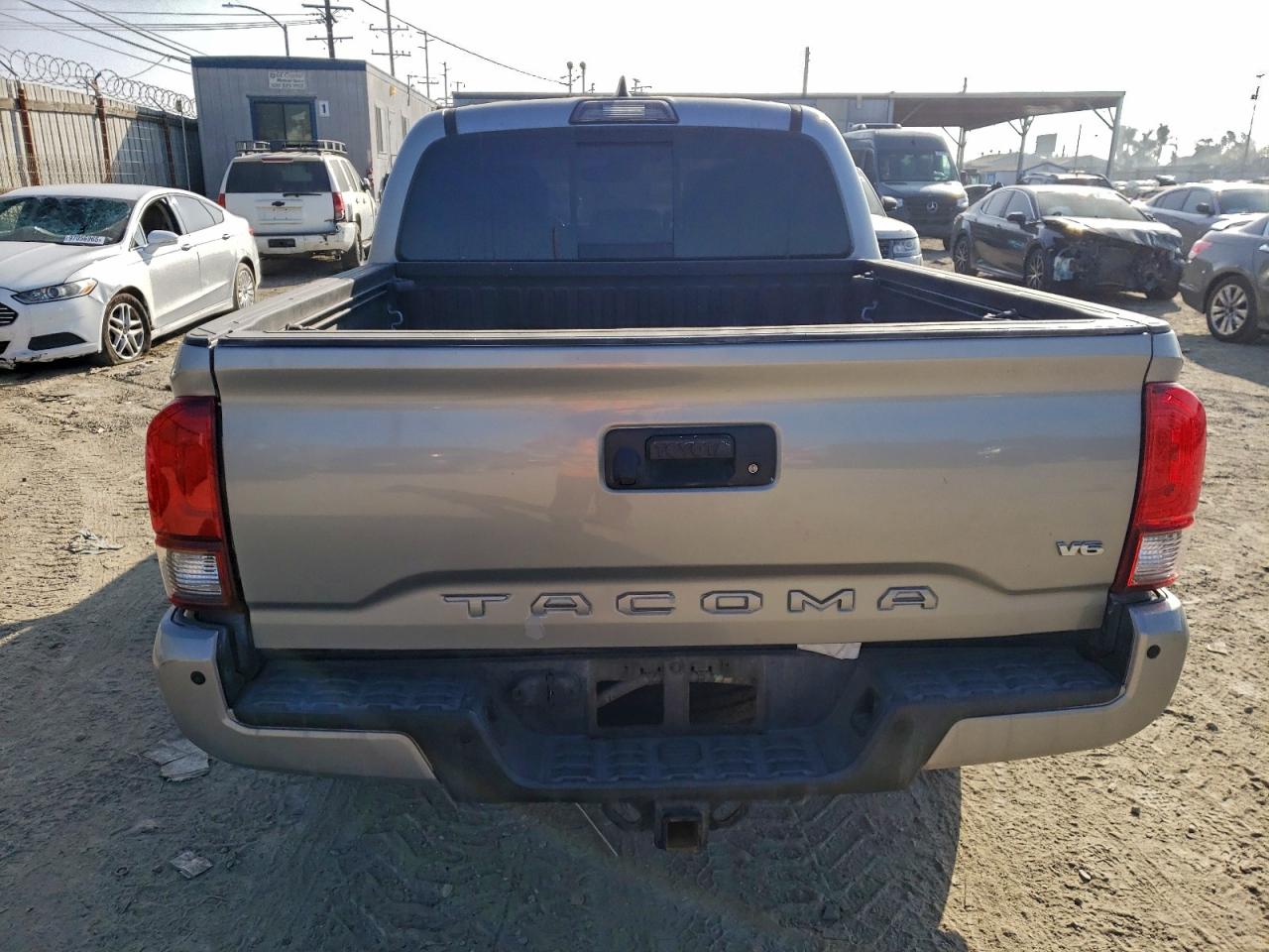 2019 TOYOTA TACOMA DOUBLE CAB photo 21