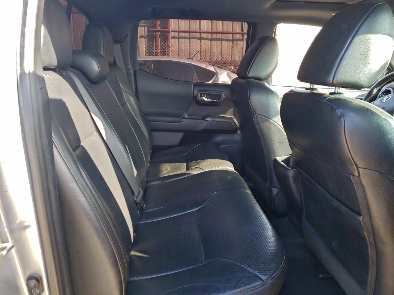 2019 TOYOTA TACOMA DOUBLE CAB photo 37